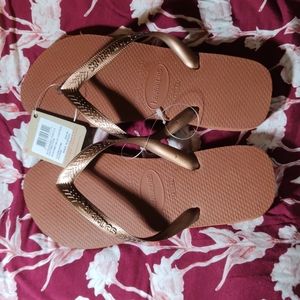 Havaianas flip flops, size 11/12 women NWT